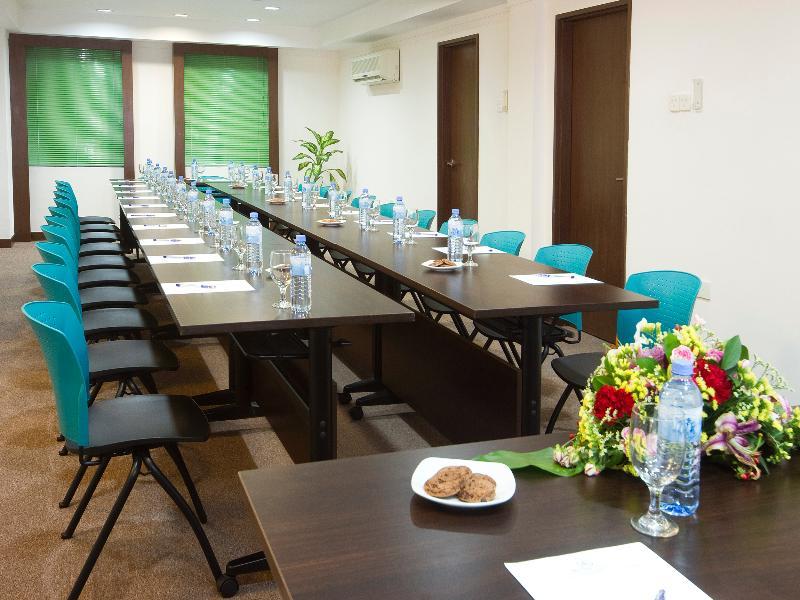 מאלה Mookai Suites מראה חיצוני תמונה